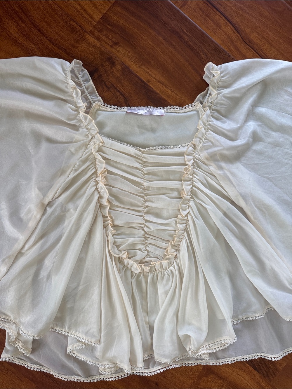 Romeo & Juliet Couture Cream Lace-Trim Chemise Top With Butterfly Capelet Sleeve - Picture 7 of 10